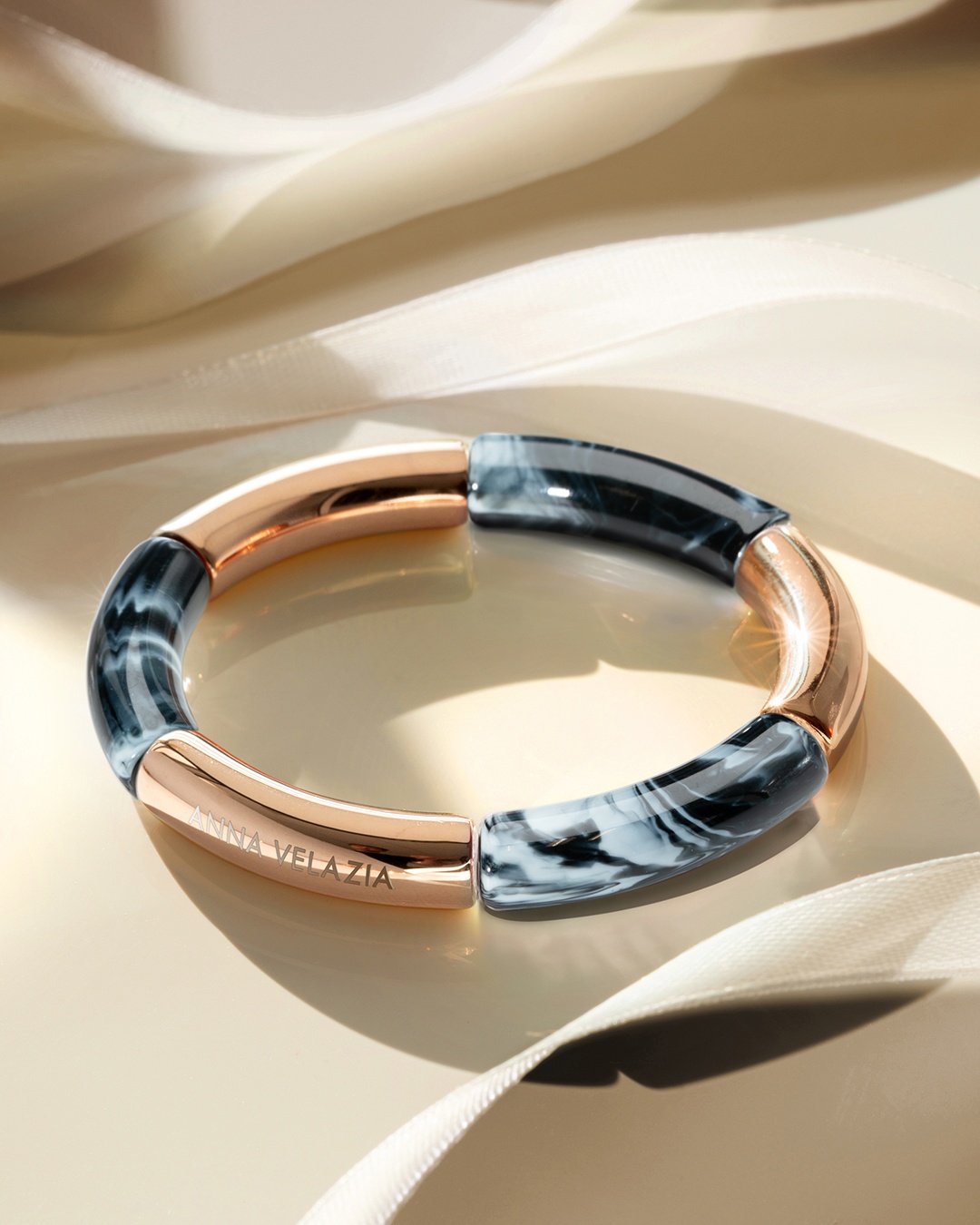 Packshot Bracciale Acetato  Nero cenere Ticina
