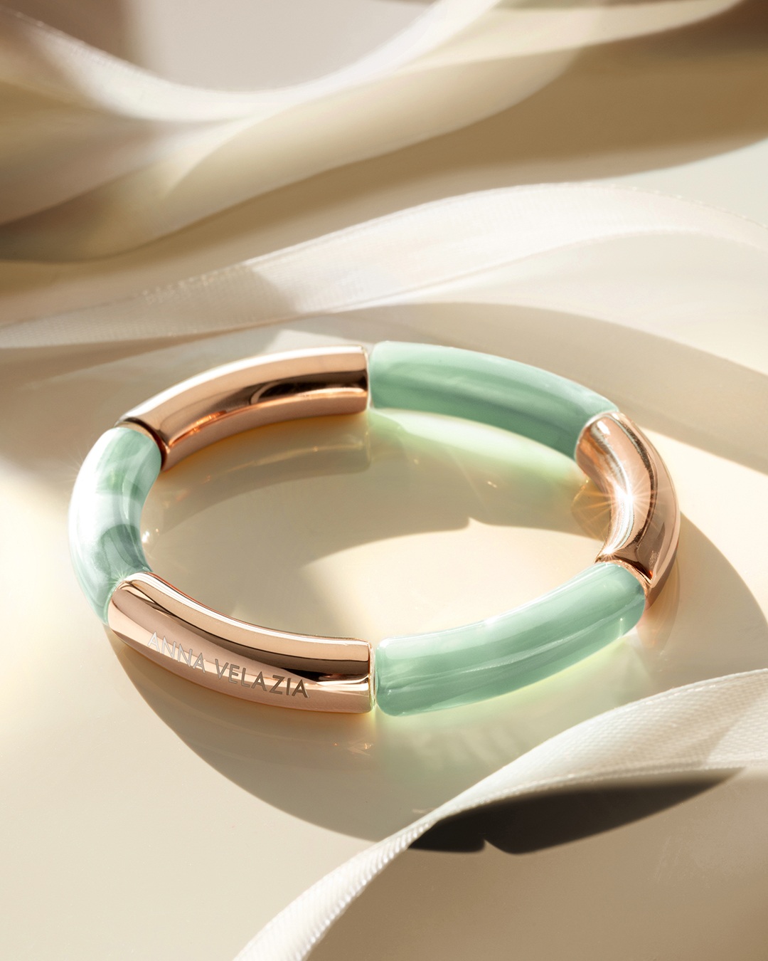 Packshot Bracciale Acetato  Verde mandorla Savia