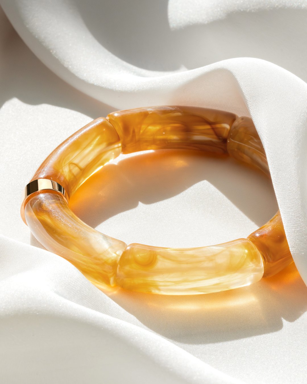 Packshot Bracciale Bagliori d’autunno Ambra dorata Tursi