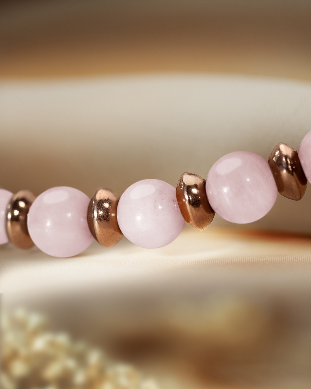 Packshot Bracciale Quarzo rosa Comissito